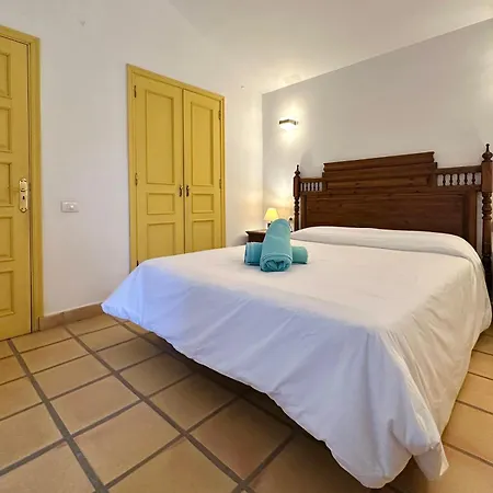 Apartment La *