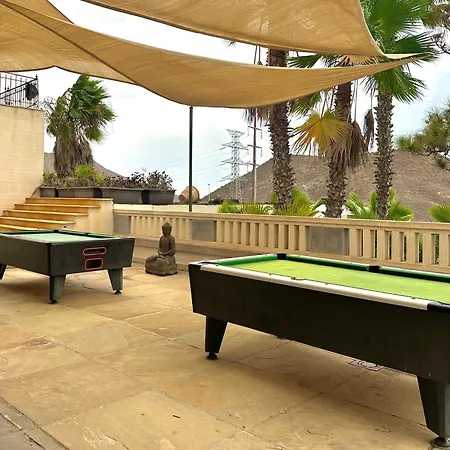Apartment La *